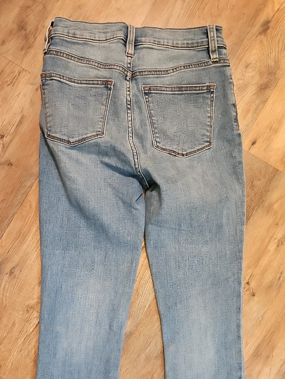 👖J. Crew Mercantile High-Rise Skinny Jeans